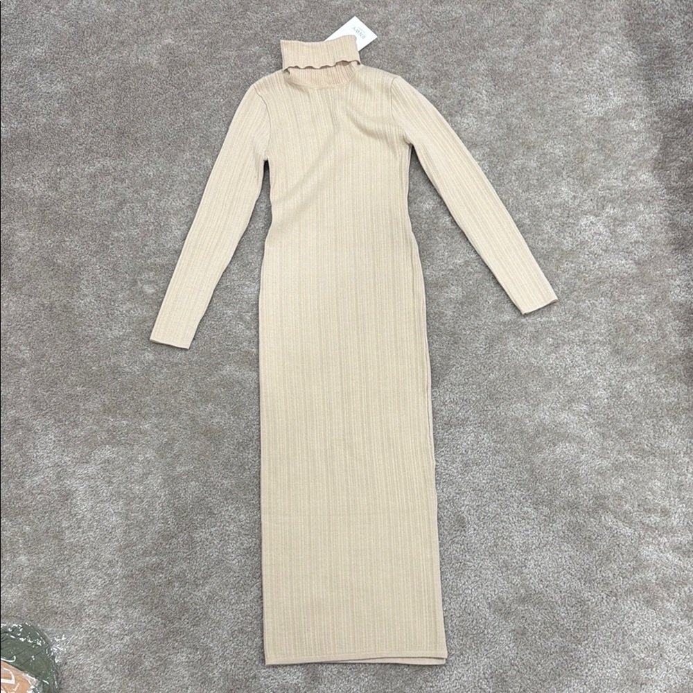 Elegant Cream Long Sleeve Dress